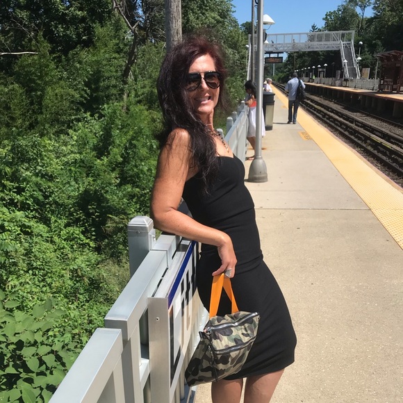 Meet your Posher, Andrea - Picture 3 of 8